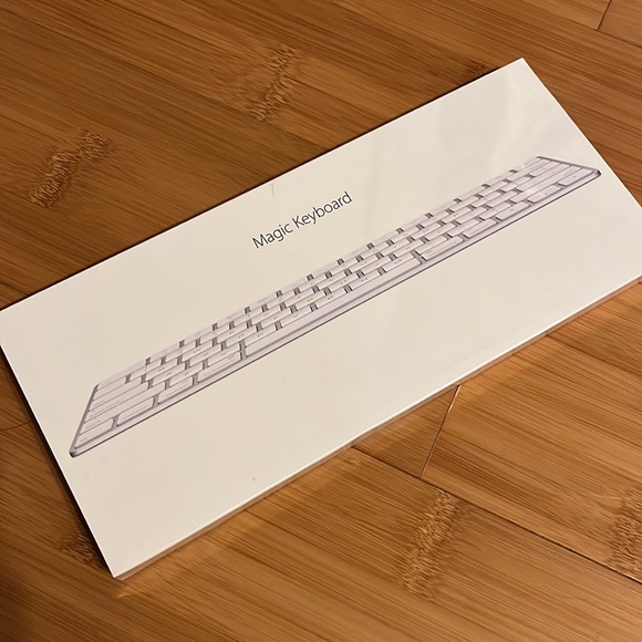 Apple Magic Keyboard MLA22LL/A - Picture 4 of 4